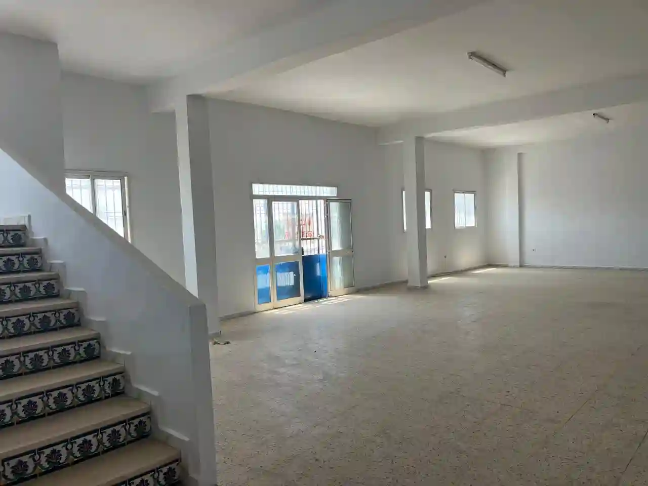 Al Dépôt 450m a Boumhal el Bassatine à Cite El Bassatine Ancien - Vue 4