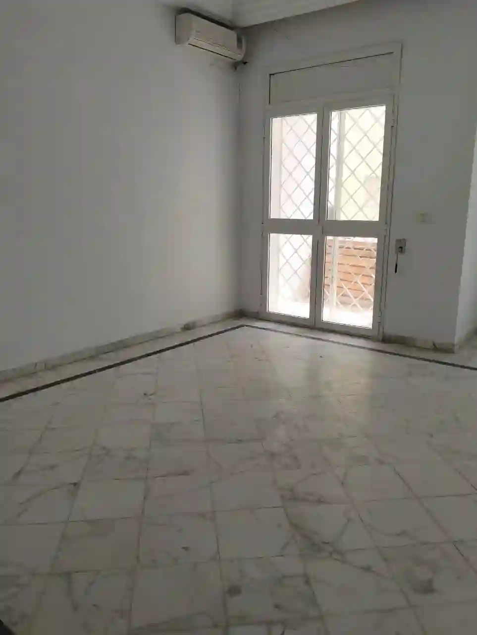 La Soukra vnt s3 rdc à La Soukra