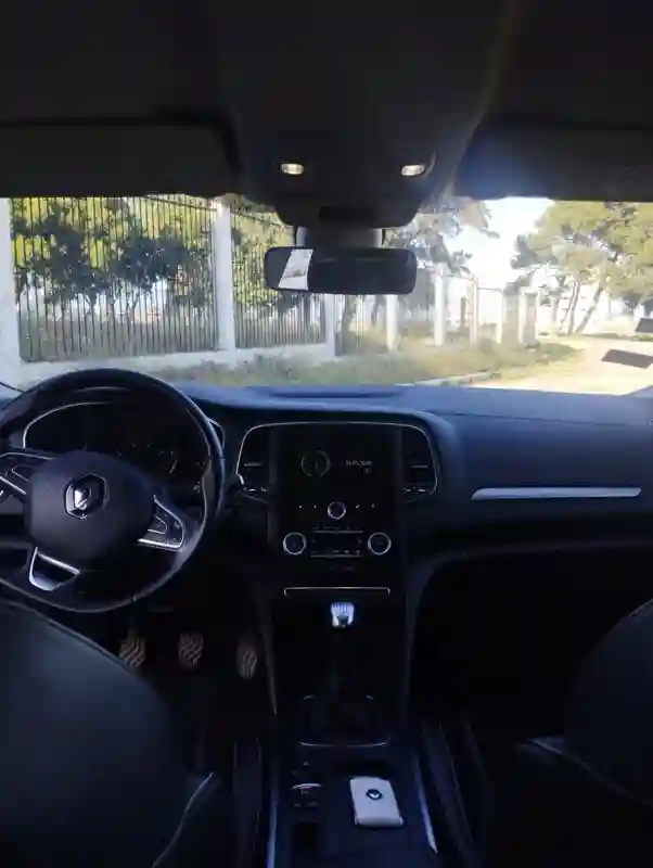 Renault Megane Essence 2020 - Vue 4