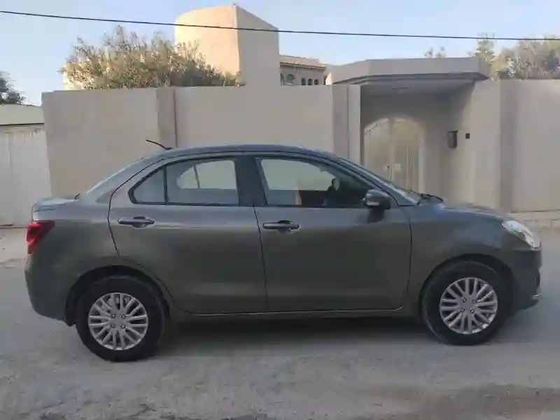 Suzuki Dzair Première Main EN Excellent État - Vue 2