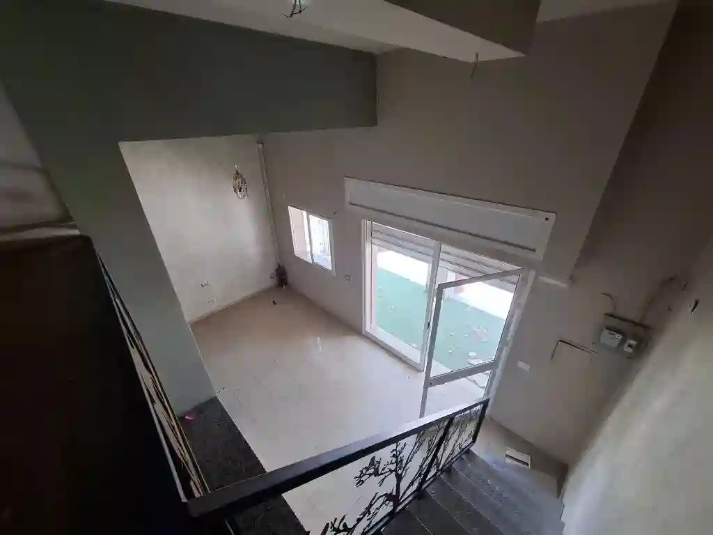 À Louer – Spacieux Local Commercial de 80 m² Avec Mezzanine à mou - Vue 5
