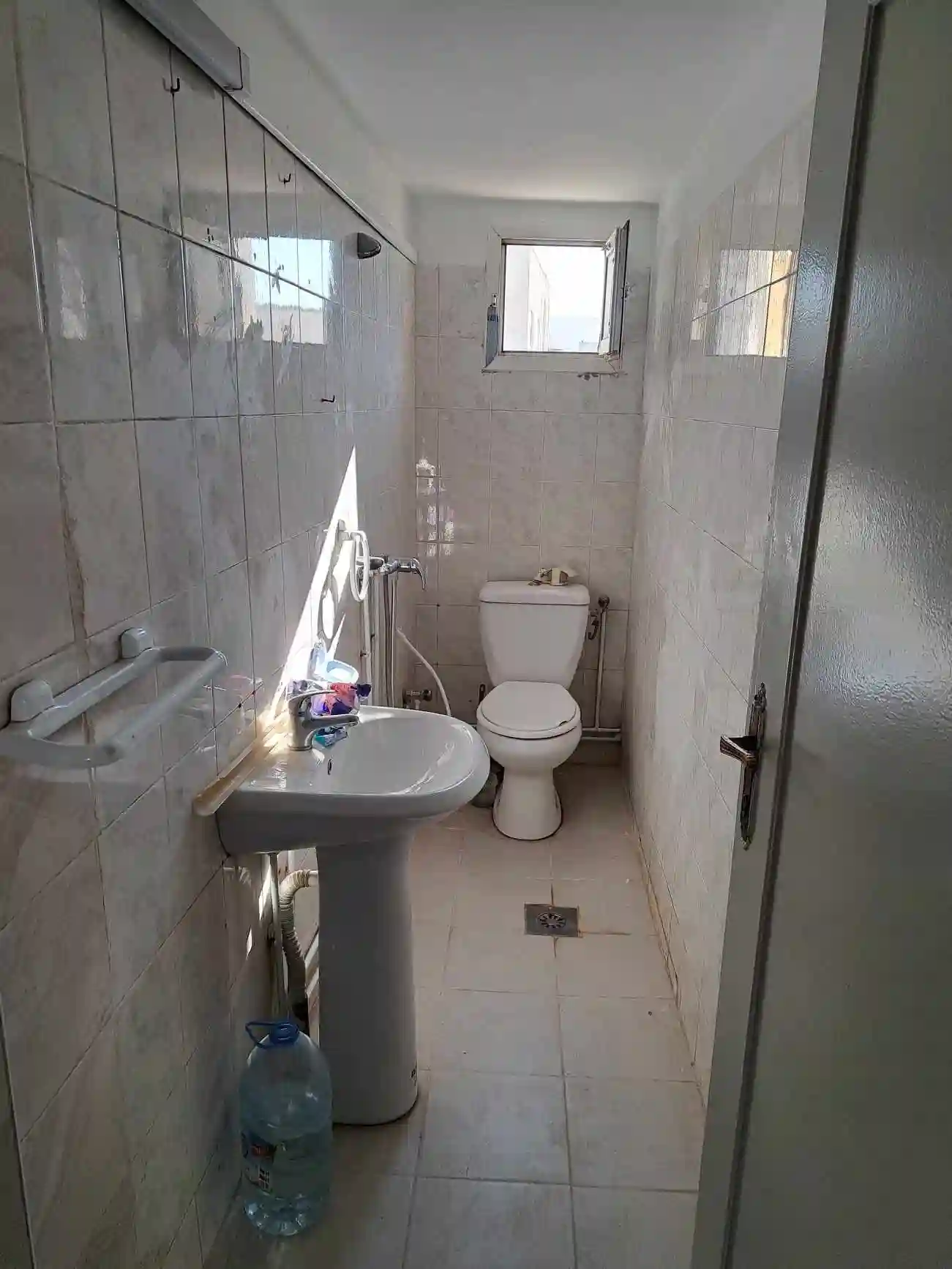 Jolie Villa à Ariana Ville Avec Studio et Boutique à Ariana - Vue 2