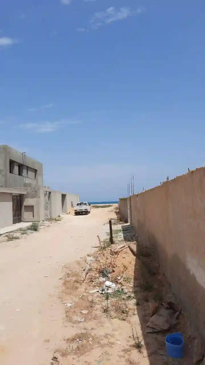 Terrain à Raoued à Cite Des Juges - Vue 3