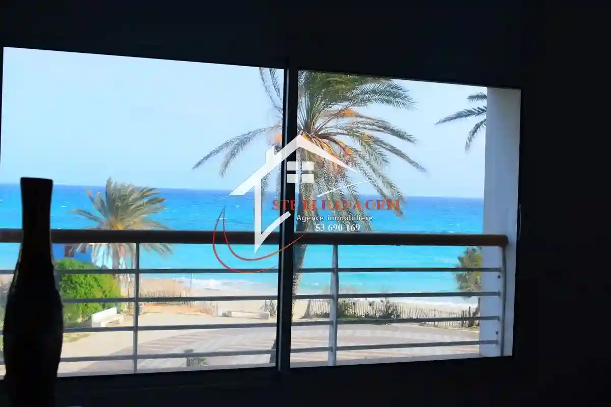 À Vendre app s+2 Pied Dans L’eau et vue sur mer à Corniche - Vue 8