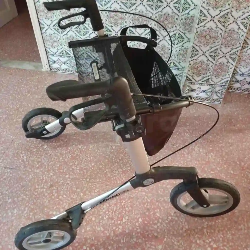 Deambulateur 4 Roues Pliable - Vue 3