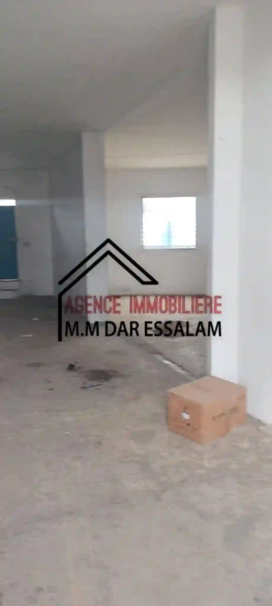 Deux Garages à Vendre