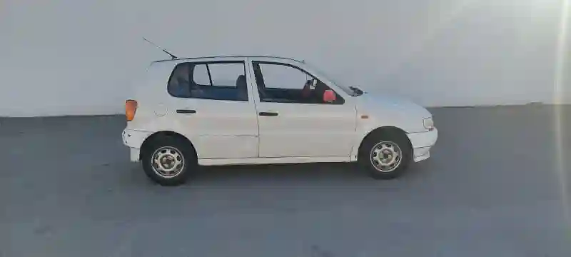 Volkswagen Polo Essence 1995 - Vue 3