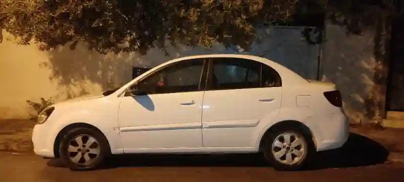 Kia RIO Essence 2010 - Vue 1