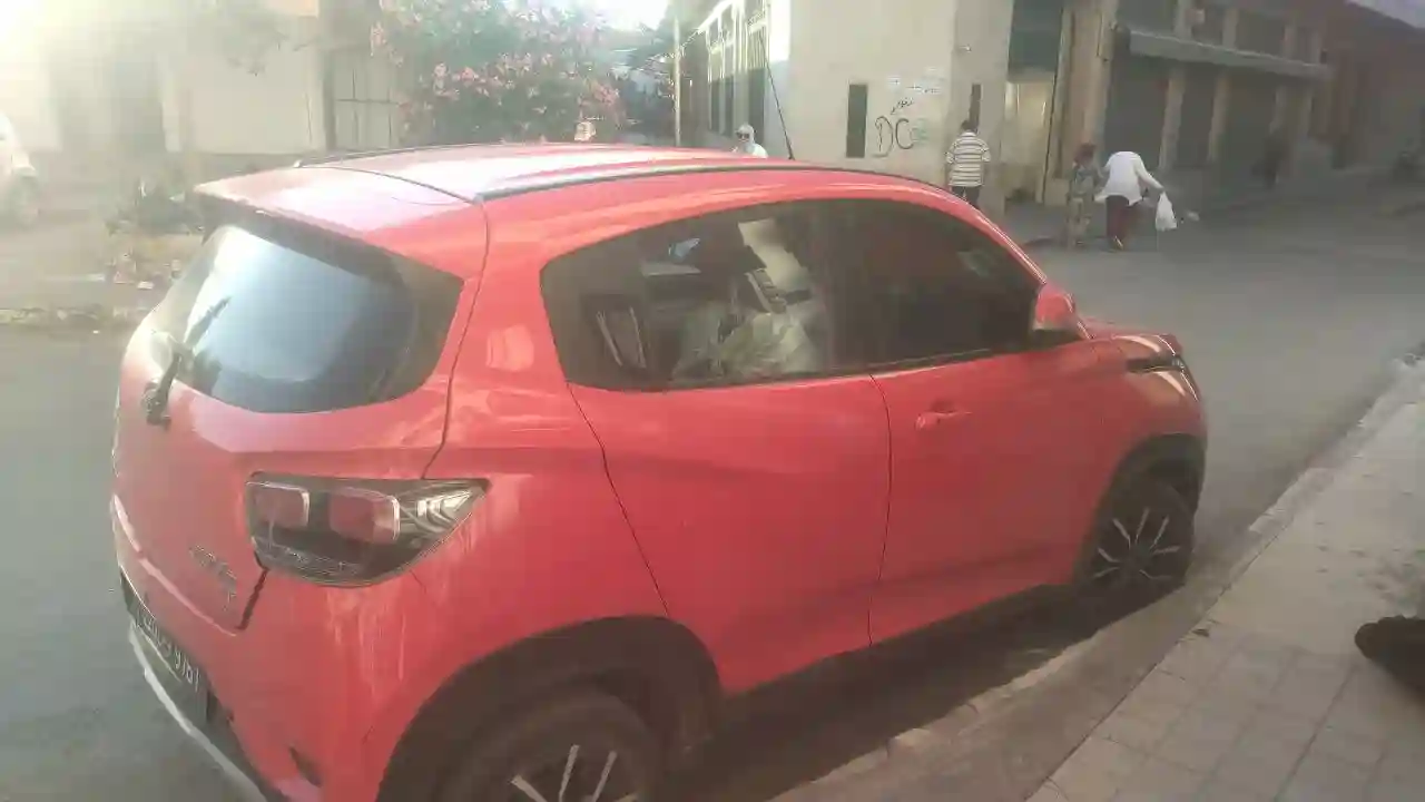 Mahindra Kuv 100 2021 peu Utilisée à Vendre - Vue 3