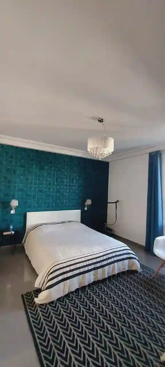 Une Belle Villa à Cite El Korniche 1 - Vue 2