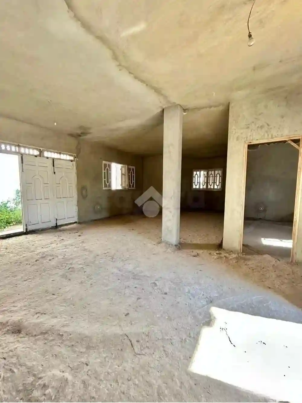 Villa Inachevée en Deuxième Ligne sur la Plage à Vendre - Vue 1