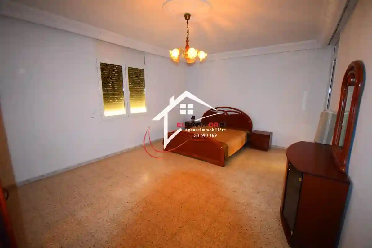 Villa sur Deux Étages à Ksar Hlel a Vendre - Vue 3