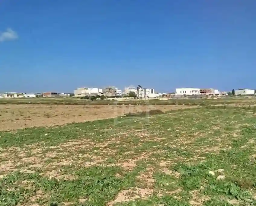 Un Terrain de 669 m² à Maamoura à Vendre 51355351 - Vue 3