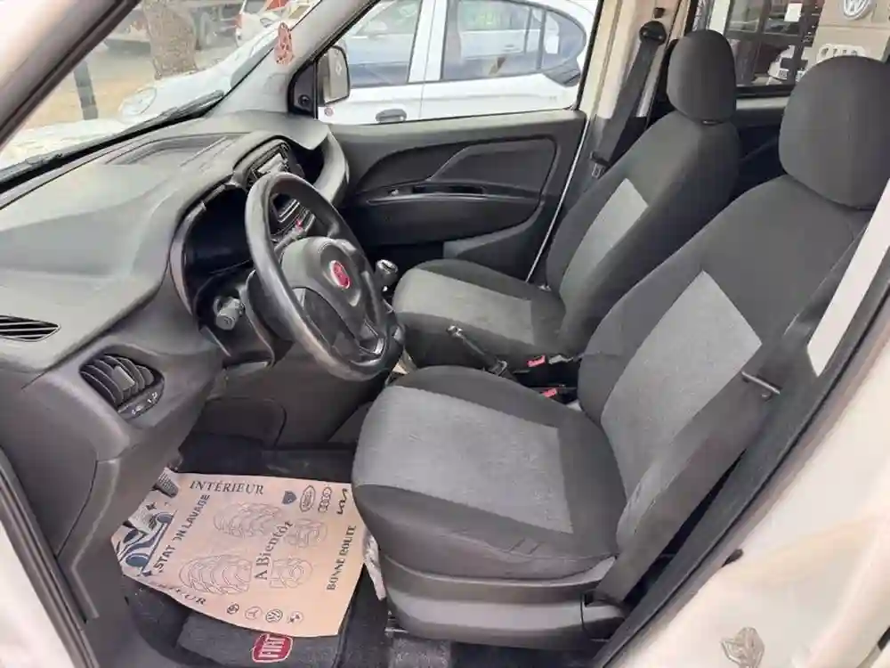 Fiat Doblo 5 Places Essence ⛽️ - Vue 1