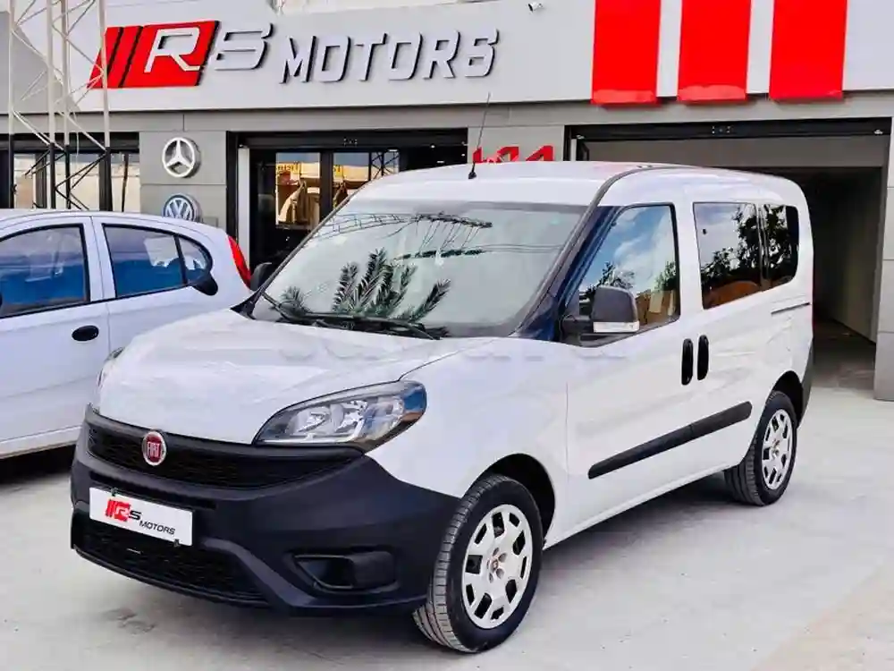 Fiat Doblo 5 Places Essence ⛽️ - Vue 4