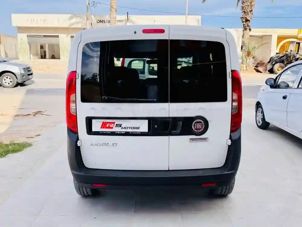 Fiat Doblo 5 Places Essence ⛽️ - Vue 9