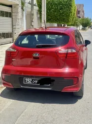 Kia rio 5p à Ezzahra