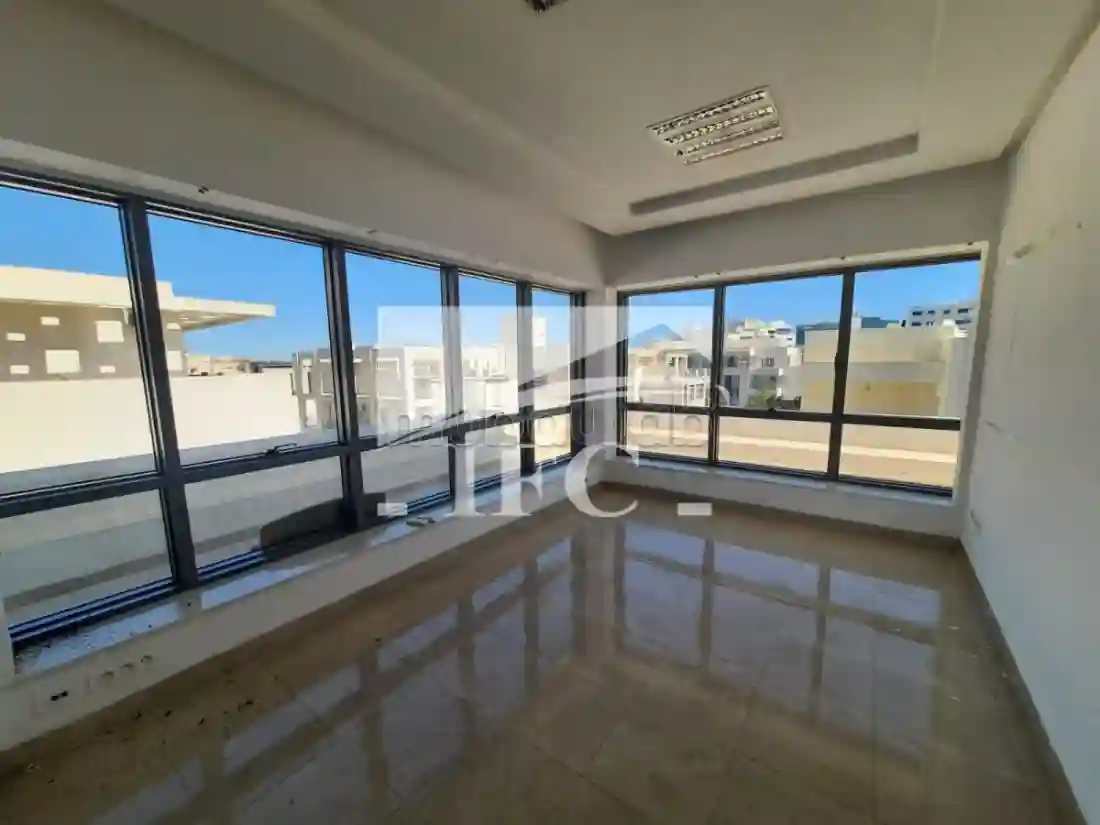 Bureau en 8 Espaces 220m² Lac 2 Ifcl2114 - Vue 1