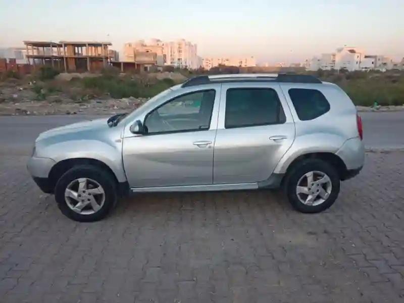 Dacia Duster Essence 2013 - Vue 3