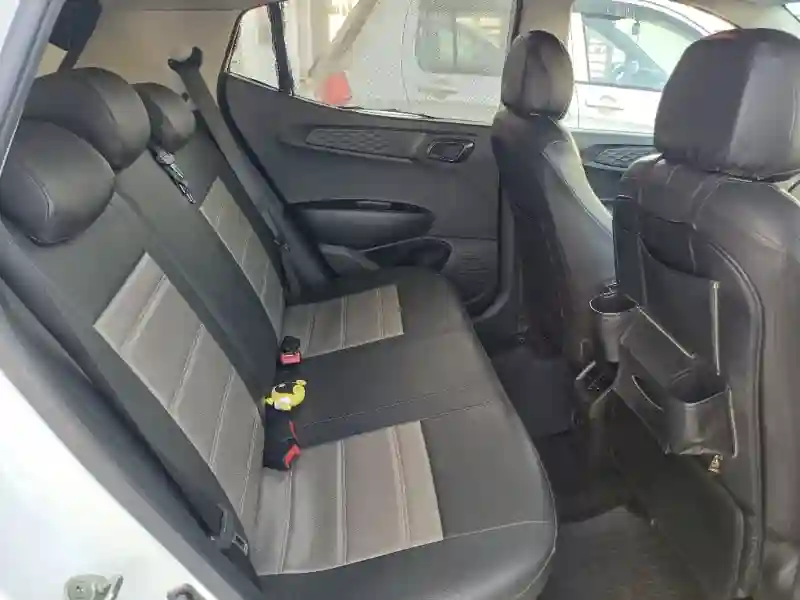 Hyundai I10 Essence 2022 - Vue 5
