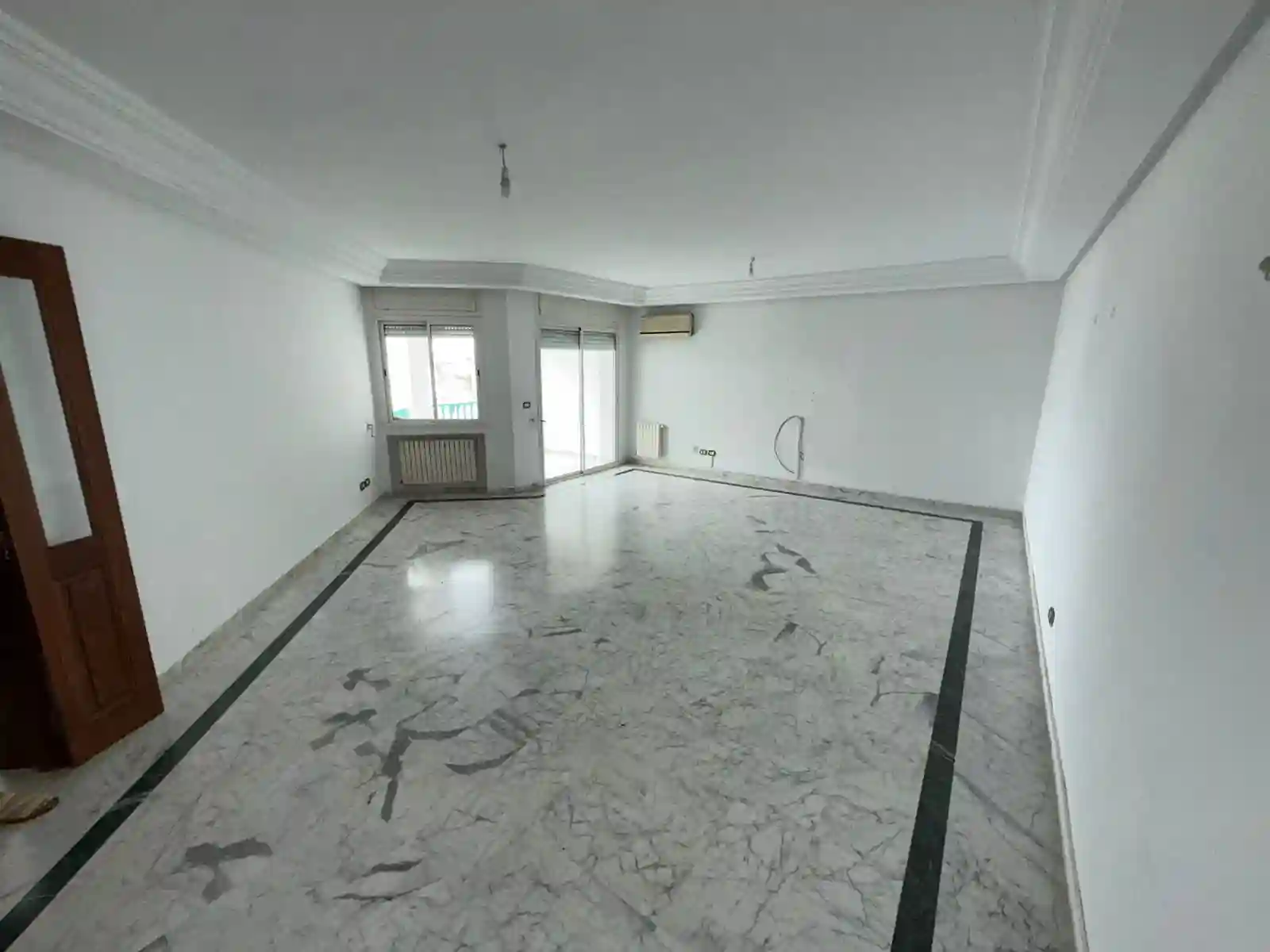 S3 rdc Avec Jardin 490 md Ennasr 1 à Cite Ennasr 1 - Vue 2