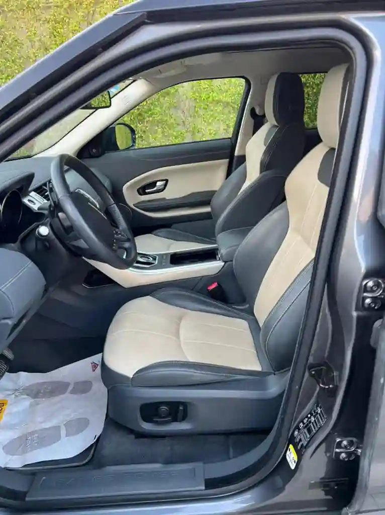 Belle Range Rover Evoque Année 2018 Comme Neuve à Merkez Chaker - Vue 4
