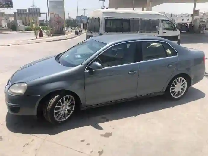 Volkswagen Jetta - Vue 2