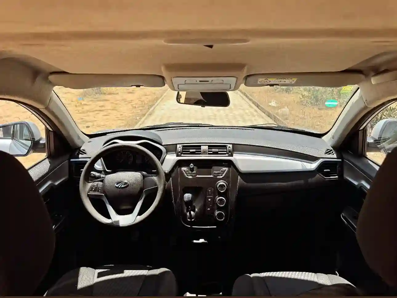 Mahindra kuv 100 k6 - Vue 7