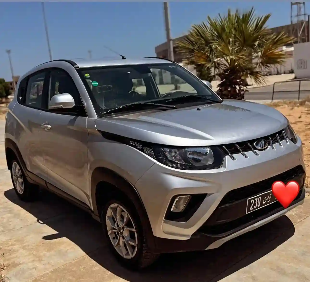 Mahindra kuv 100 k6 - Vue 8