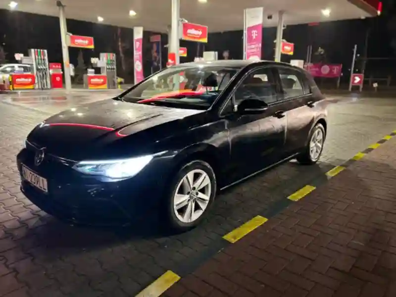 Volkswagen Golf 8 Essence 2021 - Vue 3