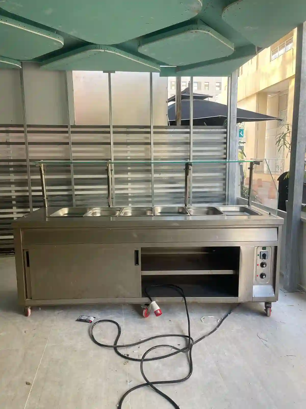 Chafing Dish Self Service 6 Bacs à Ain Zaghouan