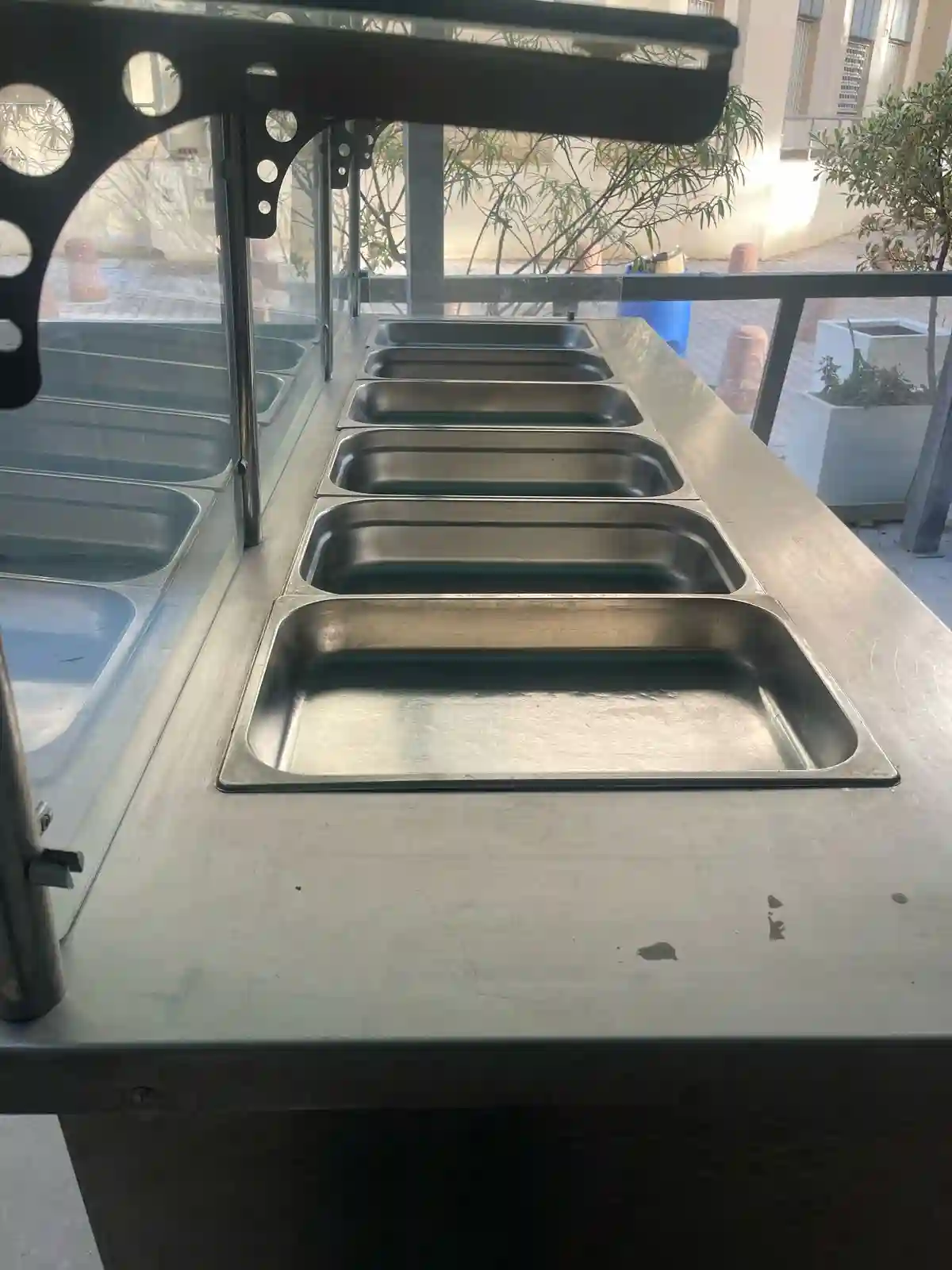 Chafing Dish Self Service 6 Bacs à Ain Zaghouan - Vue 1