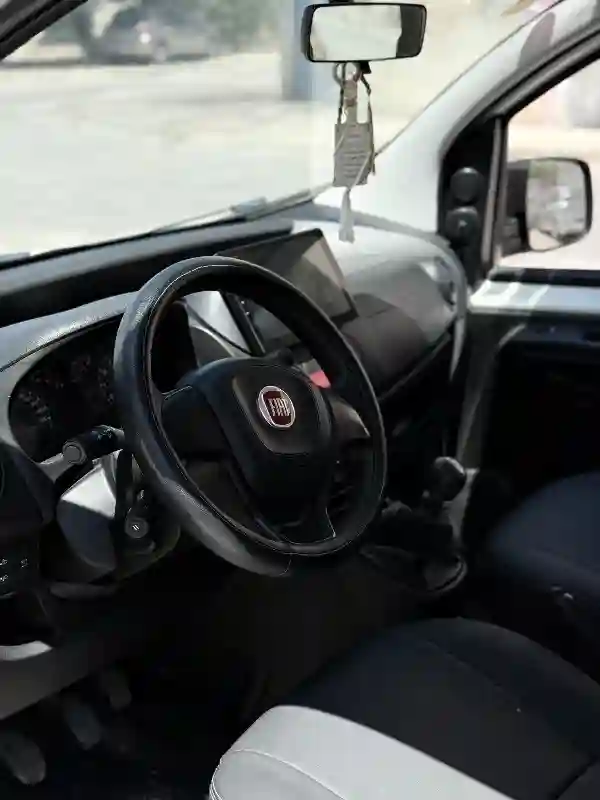 Fiat Doblo Essence 2018 - Vue 3