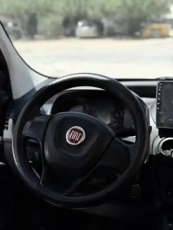 Fiat Doblo Essence 2018 - Vue 8