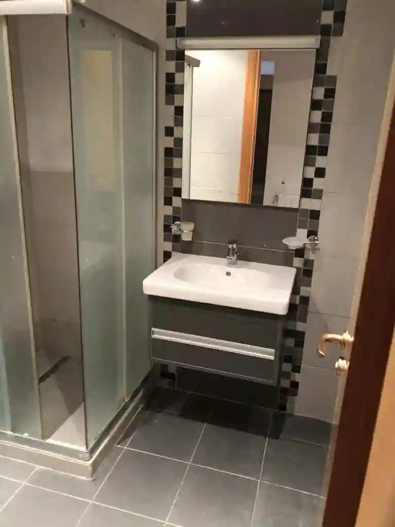 A Louer Appartement S+1 Meublé à Jardin D'el Menzah 2 - Vue 3