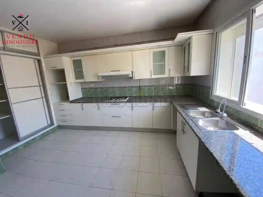 À Louer – Penthouse S2 à Khzema Ouest