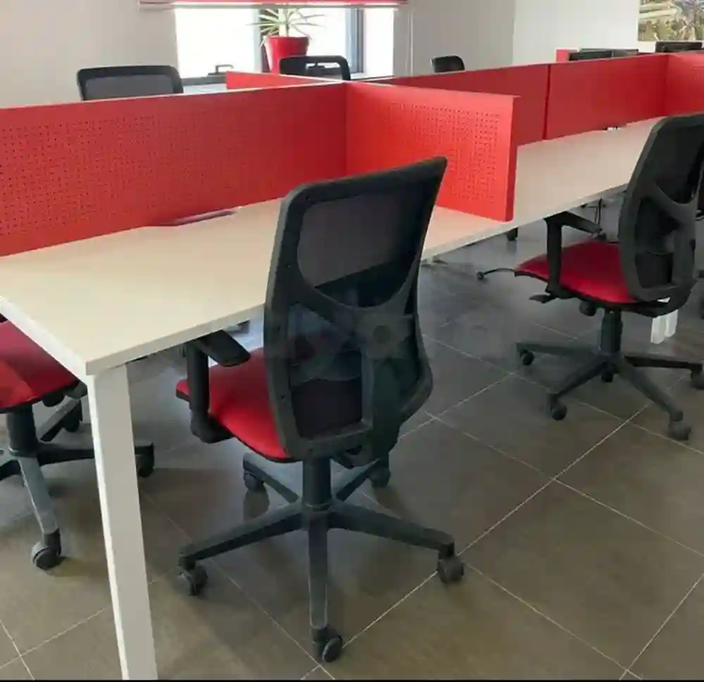 Mobilier Centre D´appell ou Coworking Space - Vue 1