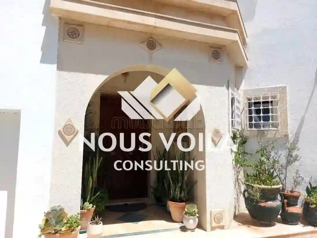 Villa S5 Meublée Avec Piscine à La Marsa Vlm0013