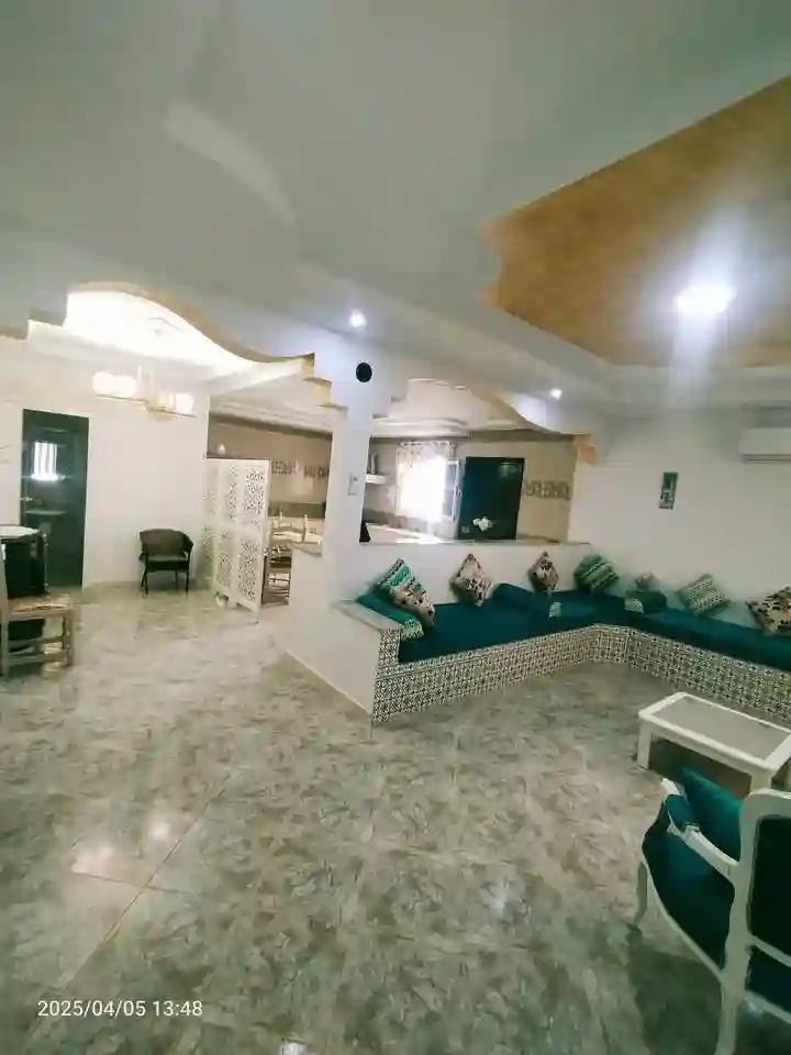 a Vendre une Maison Avec un Studio Indépendant - Vue 6