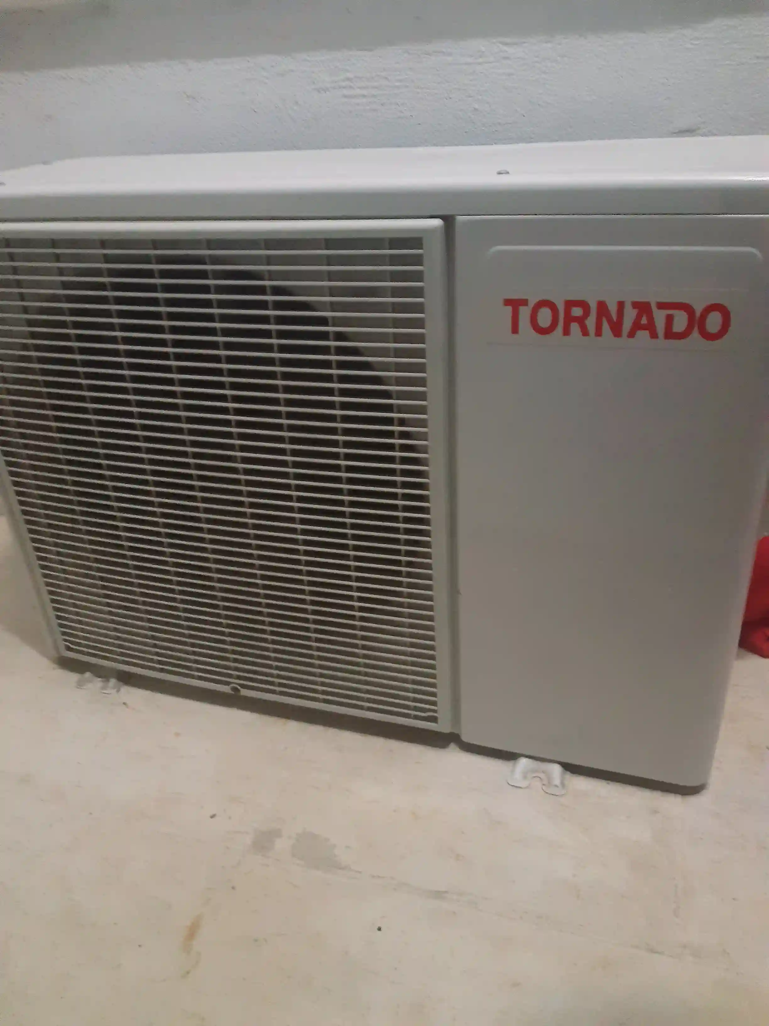 Climatiseur Tornado 12000 btu à Mannouba - Vue 1