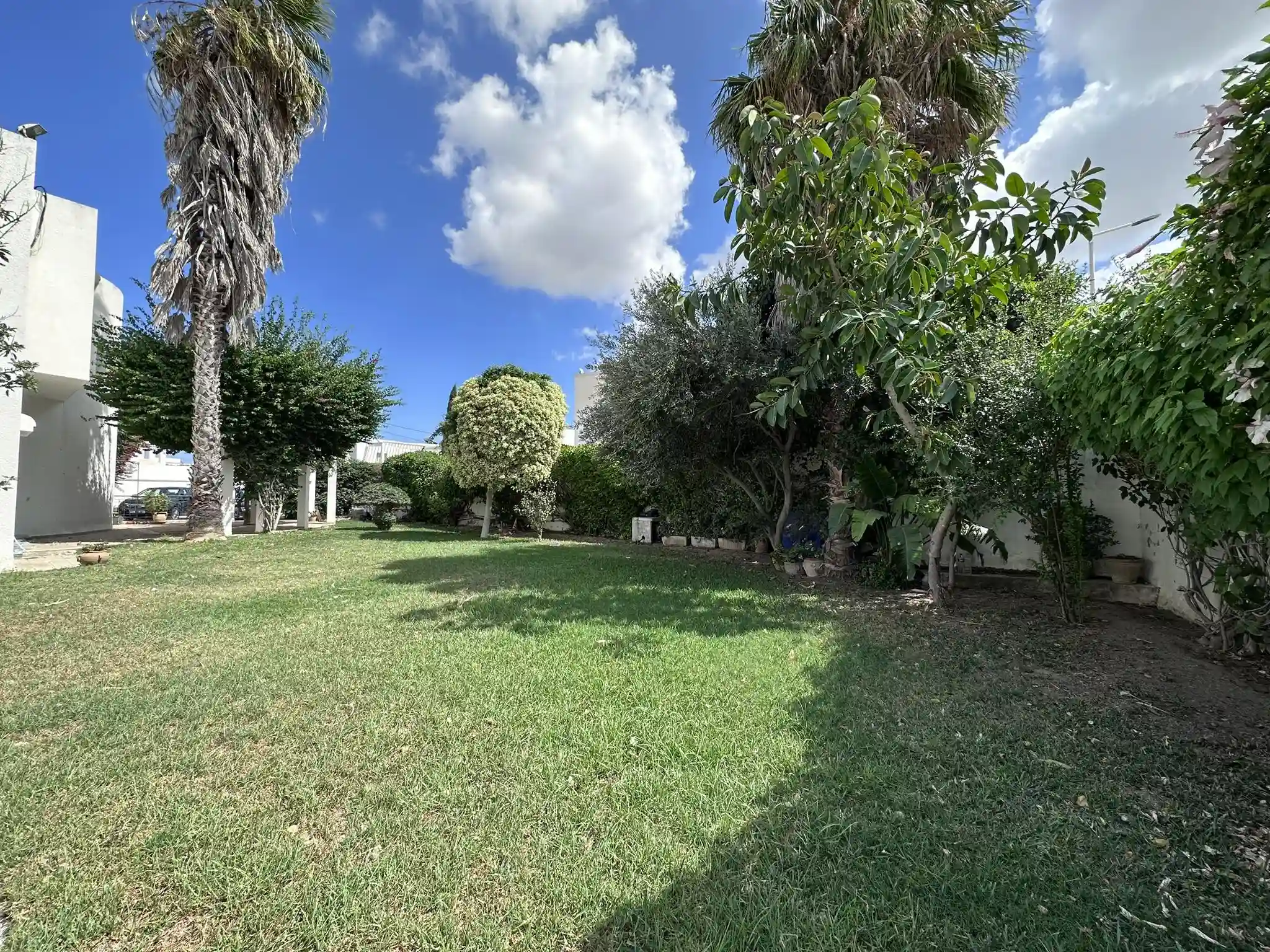 Villa s6 Avec Jardin et Piscine à la Soukra à La Soukra - Vue 1