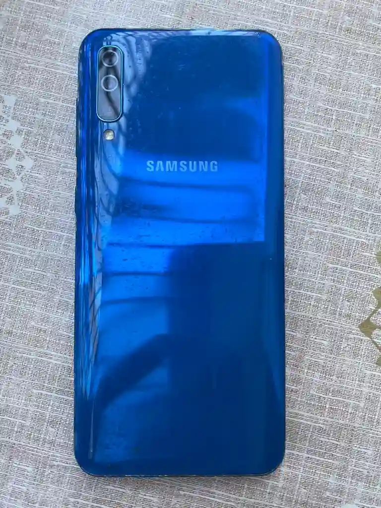 📱 À Vendre – Samsung Galaxy A50
