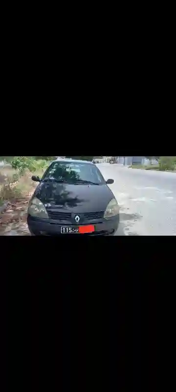 Renault Clio Essence 2024 - Vue 2