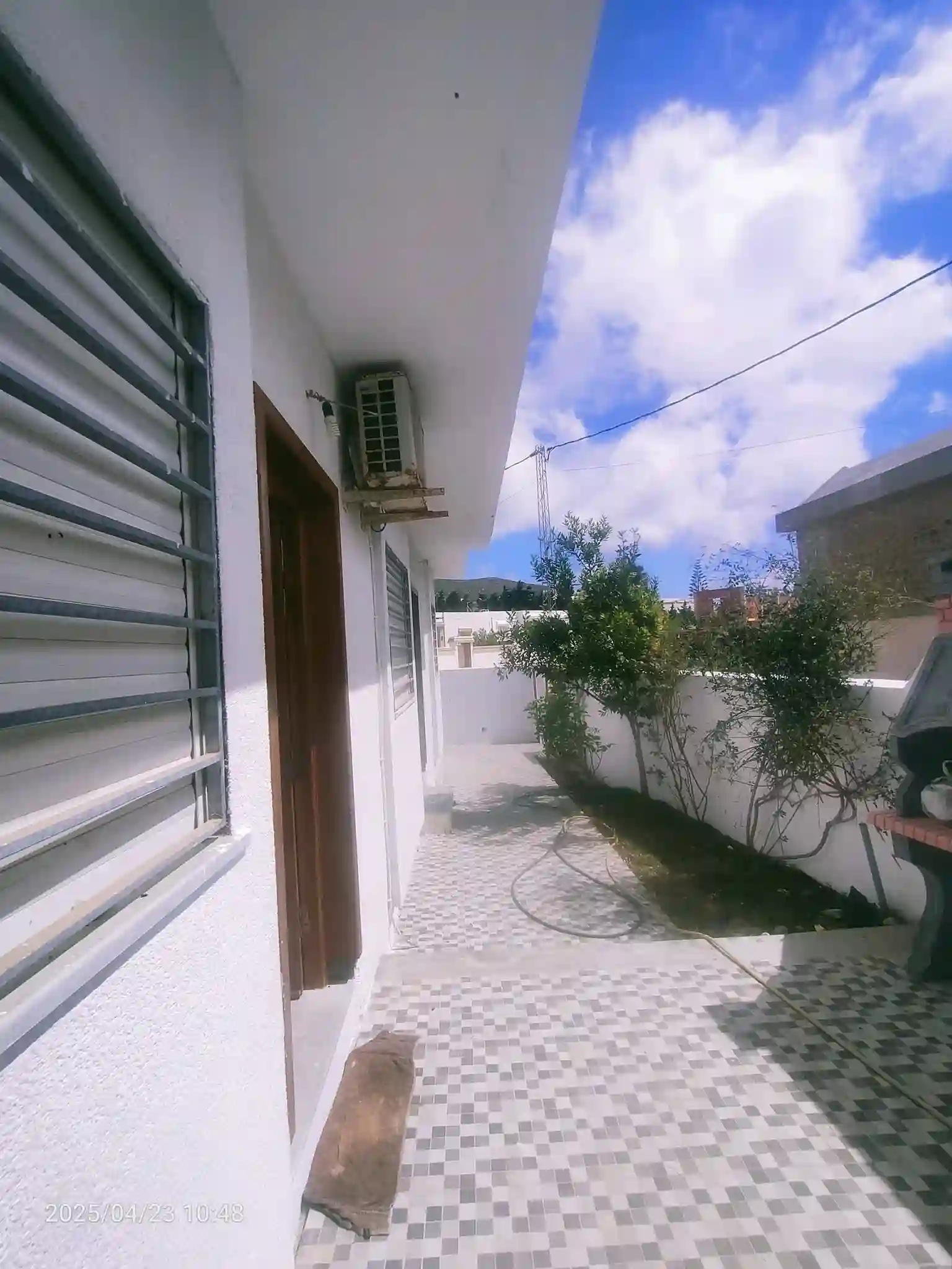 Une Maison Indépendante Plage Elhaouaria à Cite Touristique