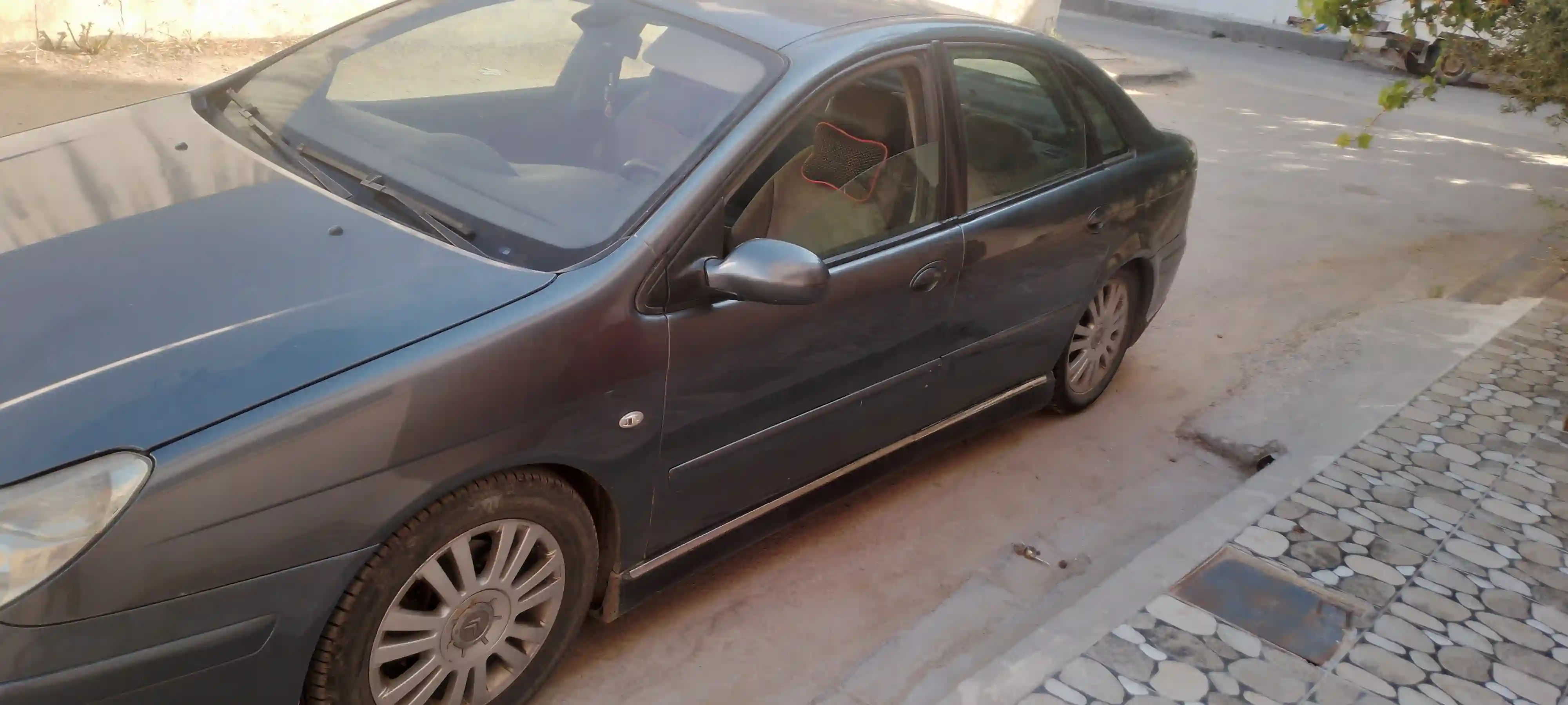 Voiture Mta3 Ksiba à Menzel Bouzelfa - Vue 1