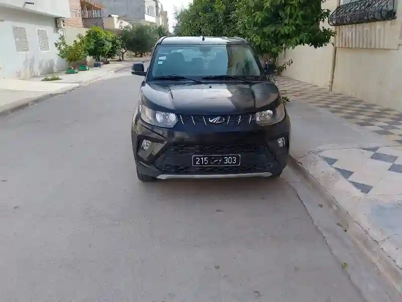 Mahindra KUV 100 Essence 2020 - Vue 2