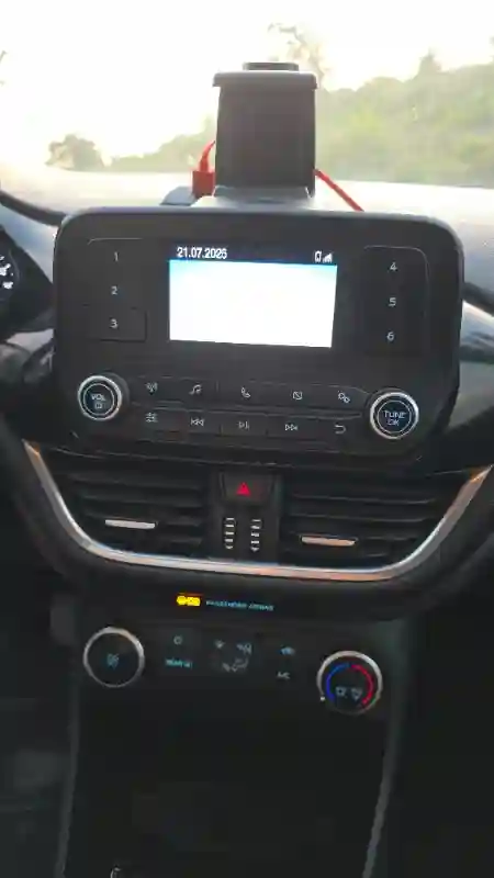 Ford Fiesta Essence 2019 - Vue 2