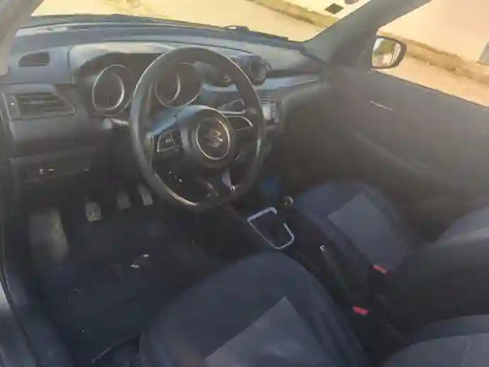 Suzuki Swift 4 Cylindres Boite Manuelle - Vue 4