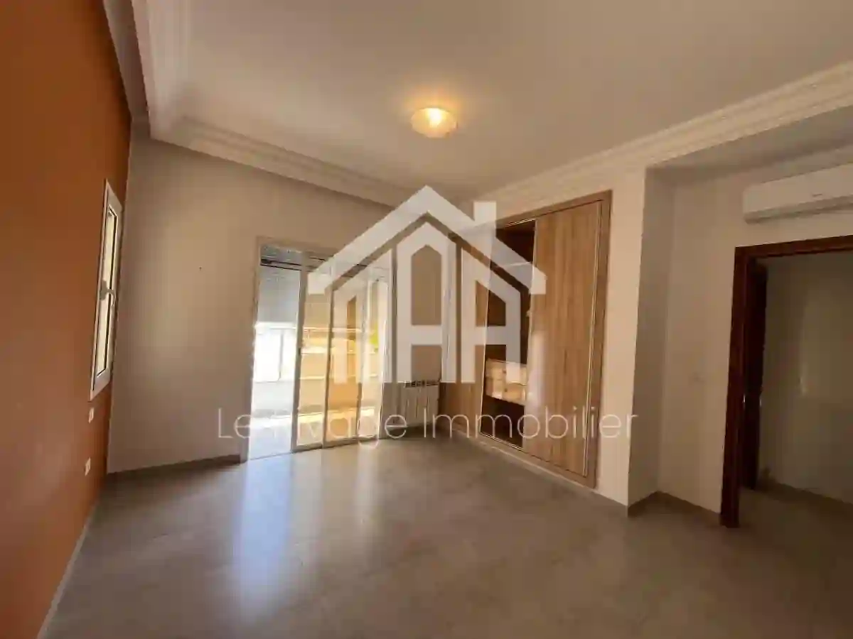 un Duplex S+3 Situé à Kheireddine – Le Kram
