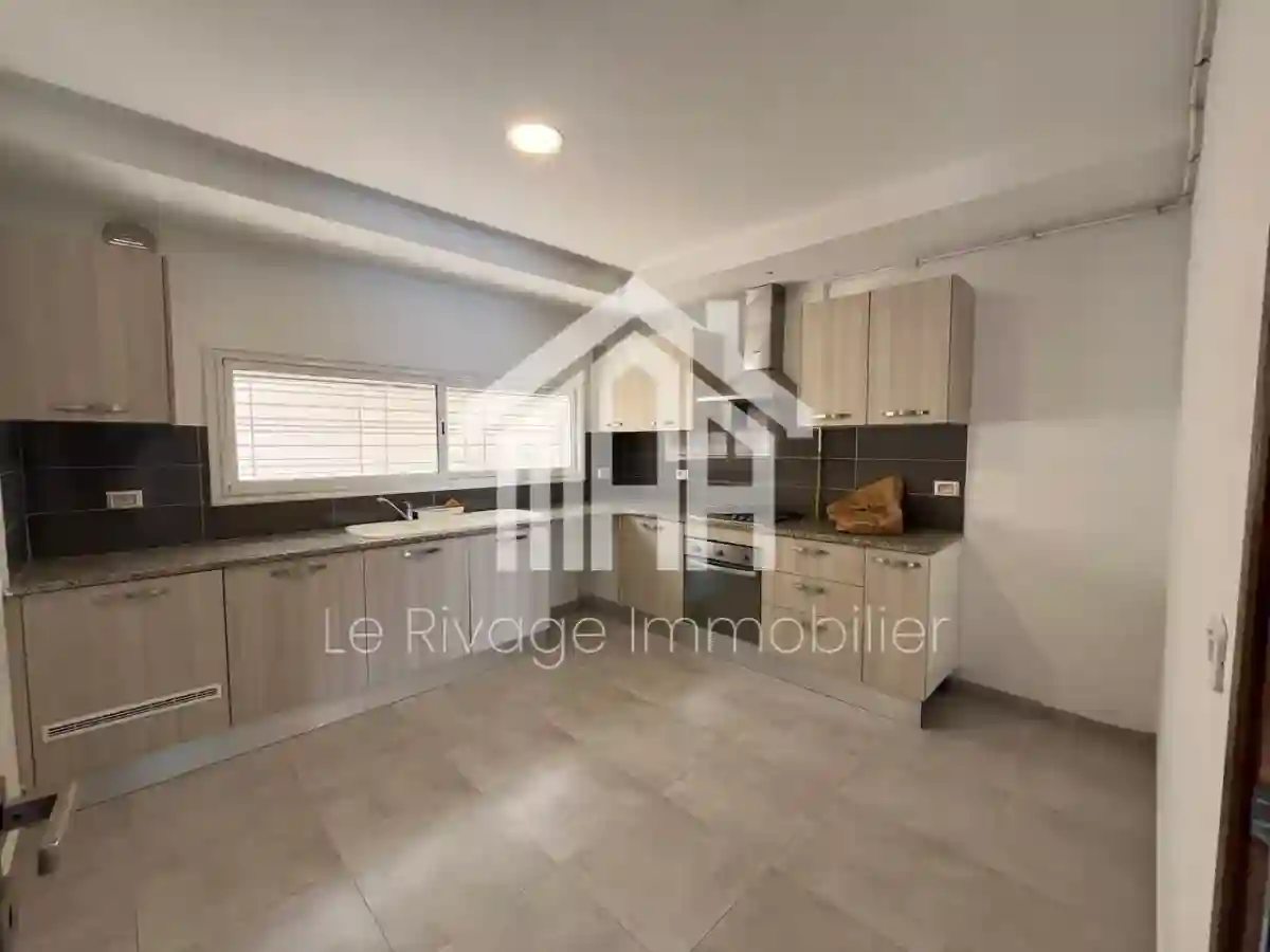 un Duplex S+3 Situé à Kheireddine – Le Kram - Vue 1